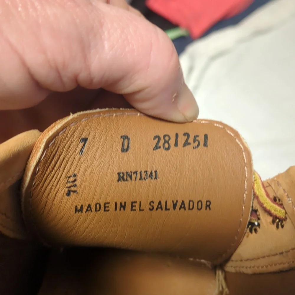 LL Bean Signature Tan Leather Chukka Boots | NWOT | Pristine Soles | Men’s 7